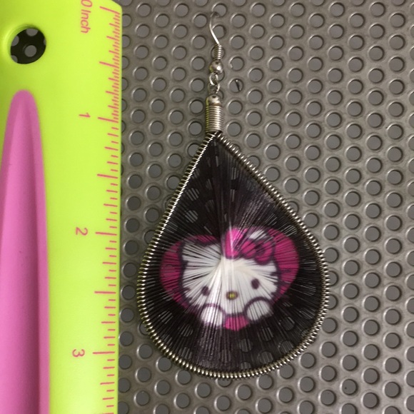 🖤Hello kitty statement earrings - Picture 10 of 13